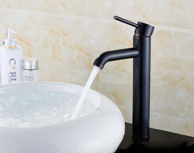Robinets modernes d'évier de robinet/salle de bains de mélangeur de lavabo soulevant le type