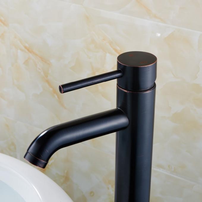 Robinets modernes d'évier de robinet/salle de bains de mélangeur de lavabo soulevant le type
