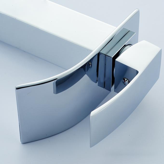 Robinets mécaniques de lavabo, robinet de bâti de plate-forme de pivot de la salle de bains 360