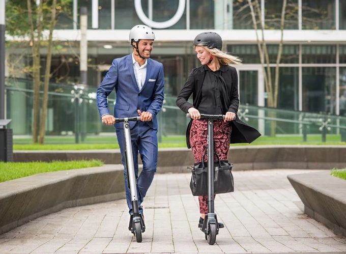 Partagez le scooter électrique se pliant avec Iot, technologie pliante de scooter, de forge du poids léger E et matériel de haute qualité